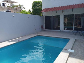 C912 Casa 2 niveles alberca priv